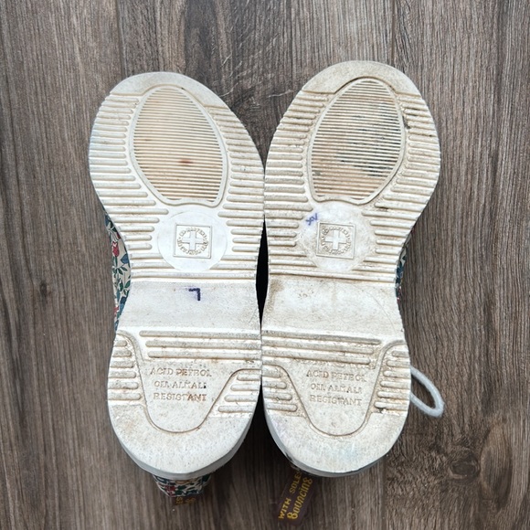 Dr. Martens X Liberty Floral Evan Boots | 6 - Picture 7 of 10